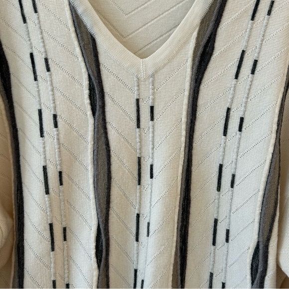 Vintage Cream V-Neck Sweater with Gray and Black Dotted Stripes Large - Picture 8 of 9